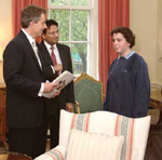 Impington Village College making a presentation to the Prime Minister Tony Blair at 10 Downing Street after the Experience Pakistan 2002 tour.